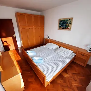 https://apartmani-marina-selce.primorje-gorskikotar.com