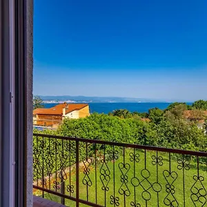 https://roza-icici.primorje-gorskikotar.com